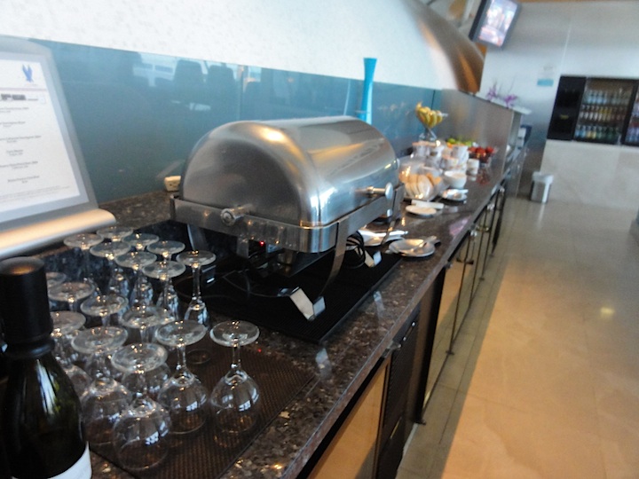 AmericanAirlines FirstClass  Lounge LAX(Flagship lounge)