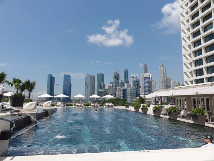 Mandarin Oriental Singapore Pool Club Lounge